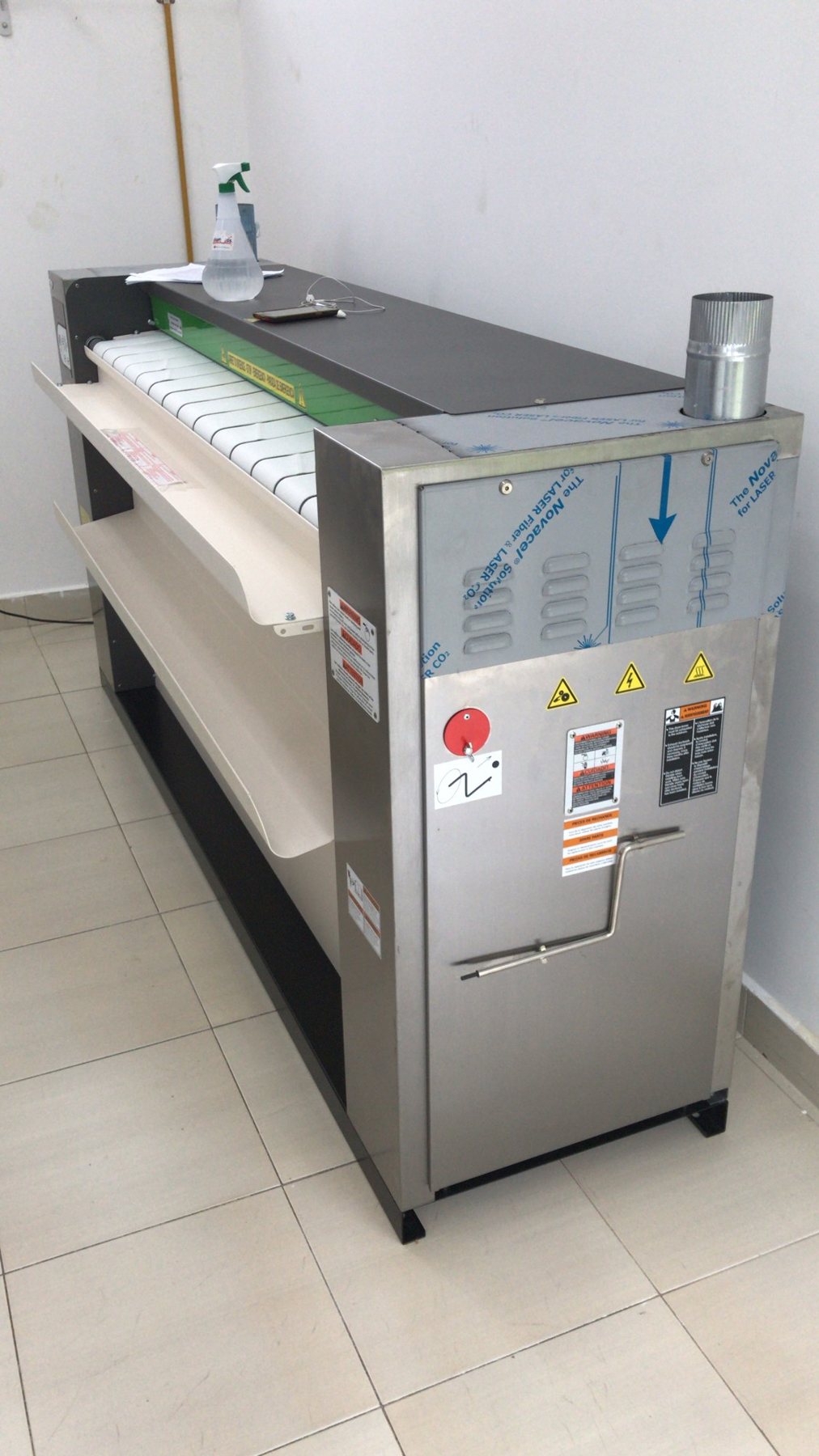 Calandra Domus para planchado de sábanas y mantelería